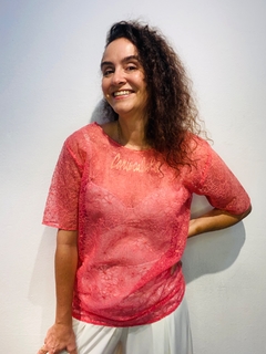 Camiseta Basica Organza Bordada Rosa