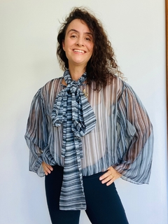 Blusa Laço Manga Sino Chiffon Listras PB