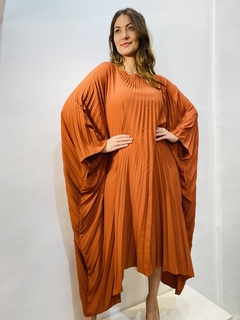 Vestido Plissado Curto Crepe Terracota - loja online
