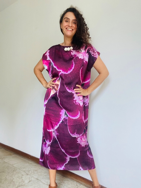 Vestido Kaftan Midi Cetim Orquidea Vinho