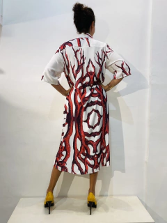 Vestido Chemise Manga Curta Crepe Coral