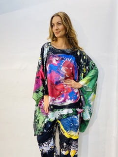 Camiseta Maxi Cetim Mundo Verde e Rosa - ALESSA