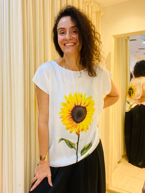 Camiseta Kaftan Cetim Girassol Branco