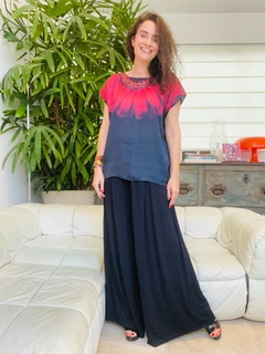 Camiseta Kaftan Cetim Gérbera Preta