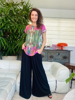 Camiseta Kaftan Crepe Porta Bandeira Listras