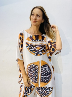 Camiseta Morcego Cetim Indigena - ALESSA