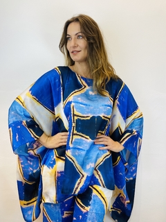 Camiseta Maxi Morcego Cetim Blue