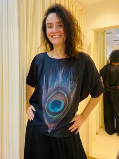 Camiseta Morcego Cetim Pavão Preto - ALESSA