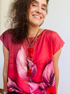 Camiseta Kaftan Cetim Antúrio Vermelho na internet
