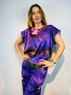 Camiseta Kaftan Cetim Orquídea Roxo