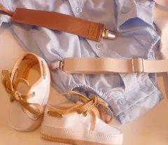 Set conjunto traje bautismo pantalon body camisa zapatos moño y tiradores - Piojis Ropita Importada