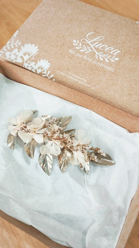 Tocado Iris con flores