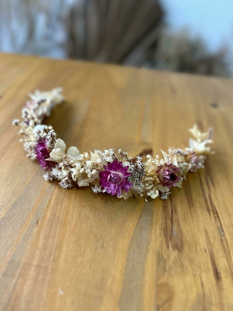 Media Coronita de flores Preservadas y secas en Stock