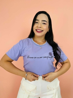 T-SHIRT CANELADA ATREVA-SE A SER SIMPLES - LAVANDA - comprar online