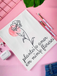 T-shirt ribana canelada Plantei o amor em mim e floresci