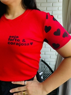 T-SHIRT CANELADA SEJA FORTE E CORAJOSA- VERMELHA - comprar online