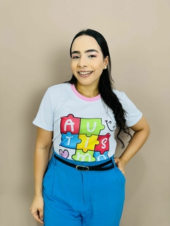 T-SHIRT CANELADA AUTISMO PEÇAS COLORIDAS - Fabi T-shirts