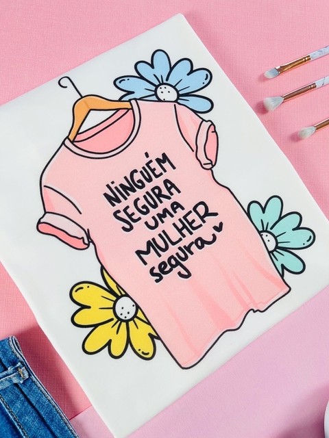 T-shirt ribana canelada Ninguém segura uma mulher segura