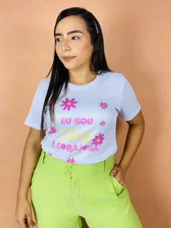 T-shirt Canelada Eu sou forte e corajosa na internet