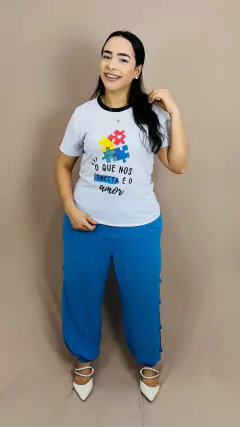 Imagem do T-SHIRT CANELADA AUTISMO - O QUE NOS CONECTA É O AMOR.