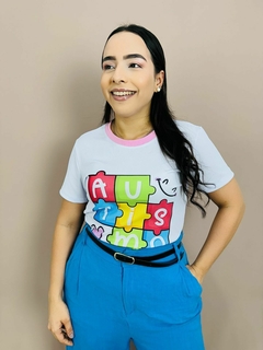 T-SHIRT CANELADA AUTISMO PEÇAS COLORIDAS na internet