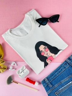 T-shirt ribana canelada Man Tears (Tradução: Lágrimas de homem) - comprar online