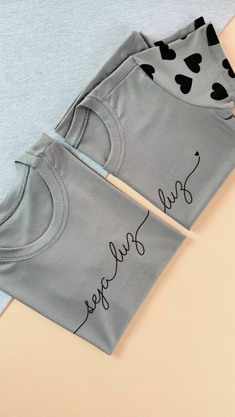 T-SHIRT CANELADA SEJA LUZ - comprar online
