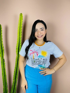 T-SHIRT CANELADA GAROTA DO VERÃO - BRANCA