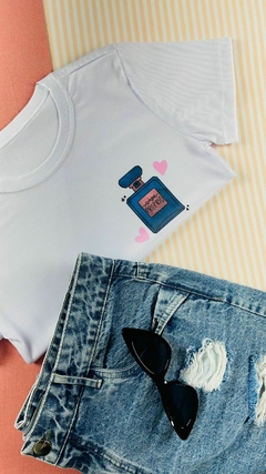 T-shirt Canelada perfume amor próprio - comprar online