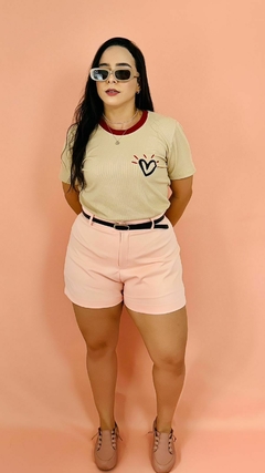 T-SHIRT CANELADA CORAÇÃO MINI - NUDE - loja online