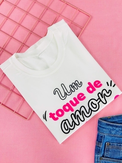 T-shirt ribana canelada Um toque de amor próprio. Outubro rosa - comprar online