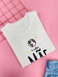 T-shirt Trend Soft A melhor mãe do mundo mora aqui! - comprar online