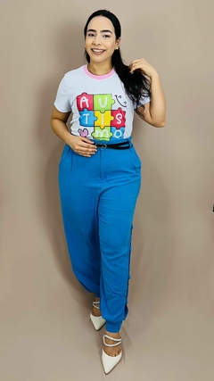 T-SHIRT CANELADA AUTISMO PEÇAS COLORIDAS