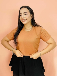 T-SHIRT CANELADA BÁSICA - MOCHA MOUSSE na internet