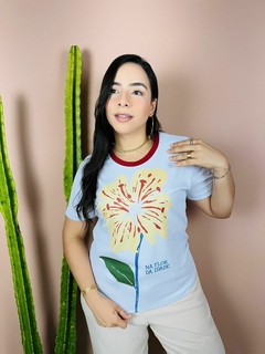 T-SHIRT CANELADA NA FLOR DA IDADE - BRANCA - loja online