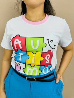 Imagem do T-SHIRT CANELADA AUTISMO PEÇAS COLORIDAS