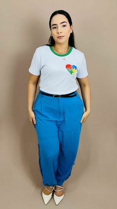 T-SHIRT CANELADA CORAÇÃO AUTISMO PEITO