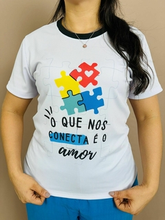 T-SHIRT CANELADA AUTISMO - O QUE NOS CONECTA É O AMOR. - loja online