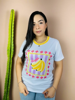 Imagem do T-SHIRT CANELADA BANANA - BRANCA