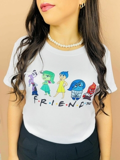 T-SHIRT CANELADA FRIENDS DIVERTIDAMENTE na internet