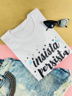T-shirt Canelada insista persista e não desista - comprar online