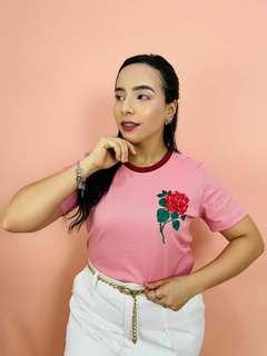T-SHIRT CANELADA FLOR - ROSA IORGUTE na internet