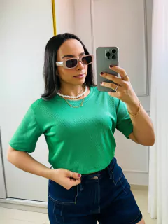 CROPPED CANELADO VERDE BANDEIRA - comprar online