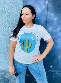 T-shirt ribana canelada Deus me proteja de mim na internet