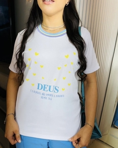 T-SHIRT CANELADA DEUS É A RESPOSTA, NÃO IMPORTA A PERGUNTA na internet