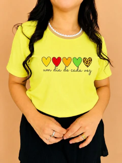 T-SHIRT RIBANA CANELADA COLORIDA (M) - comprar online