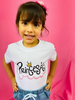 Imagem do T-SHIRT CANELADA MÃE DE UMA PRINCESA/PRINCESA (Mãe e filha)