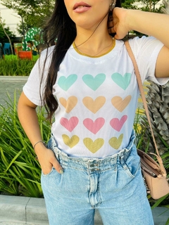 T-SHIRT CANELADA CORAÇÕES - comprar online