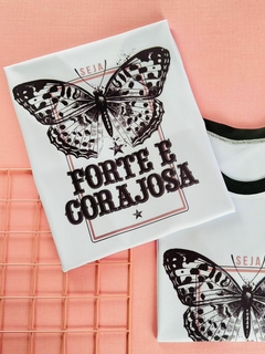 T-SHIRT CANELADA FORTE E CORAJOSA - BRANCO