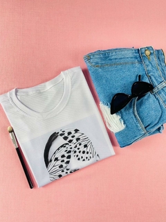 T-shirt Canelada Mulher Minimalista na internet